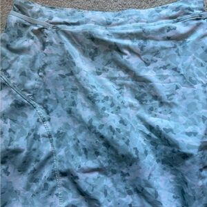 Athletic girl, tennis scoot size XL/14